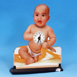 Часовник бебе 1 с механизъм (лицето се поклаща)